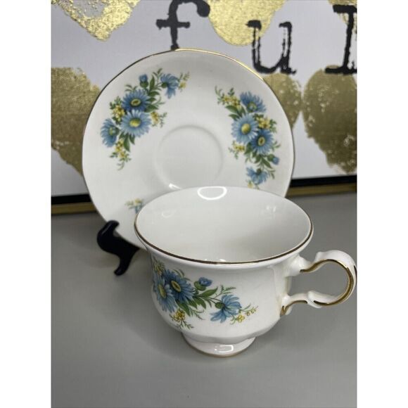 Queen Anne English Bone China Tea Cup & Saucer Set Blue Daisy Pattern 8542 - Picture 1 of 7